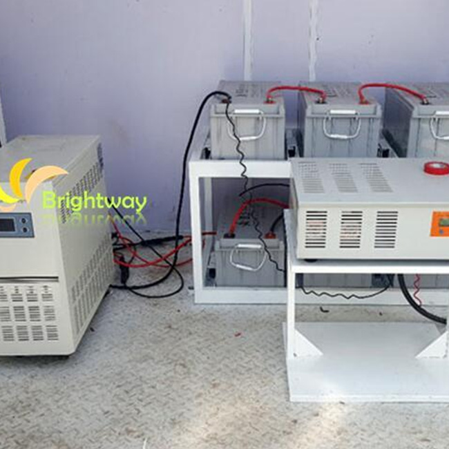 2kw/5kw Wind Solar Diesel Generation Sistema de energía híbrida Casa plegable potable para granja/construcción/área rural