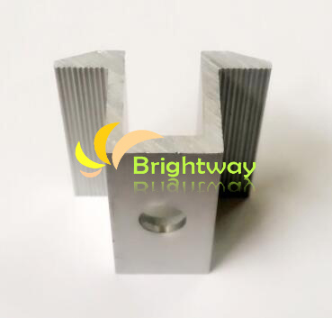 Abrazadera central de aluminio Aam005 para sistema de energía solar