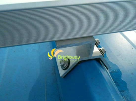 Aaj021 Sujeción de aluminio para la instalación del sistema solar de tejas de acero de color de techo
