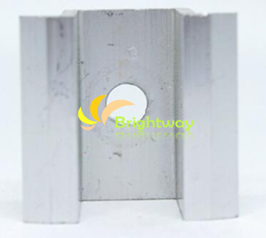 Abrazadera central de aluminio Aam006 para sistema de energía solar