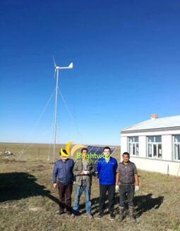 Sistema de energía híbrido de generación eólica-solar de 1kw