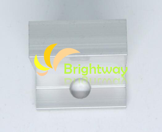 ALUMBRA DE ALUMINIO AAE002 CLAMP DE ALUMINUS PARA SISTEMA DE ENERGÍA SOLAR